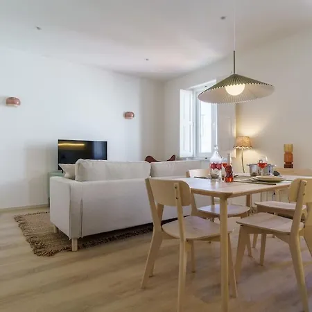 Modern & Cozy Mercado 21 By Lisbeyond *