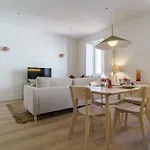 Modern & Cozy Mercado 21 By Lisbeyond *